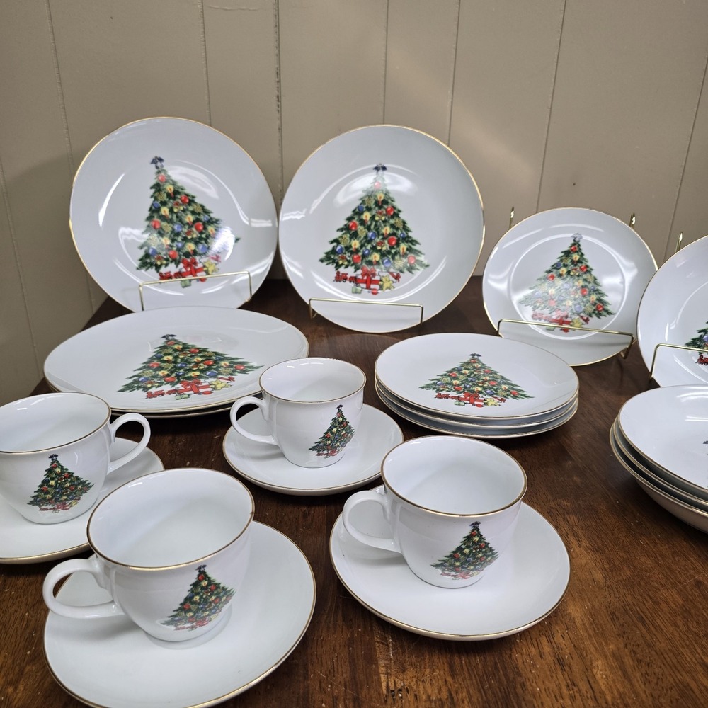 Vintage Jamestown China Christmas Treasure 20 Pc Dinner Set 1989 Plates Dishes